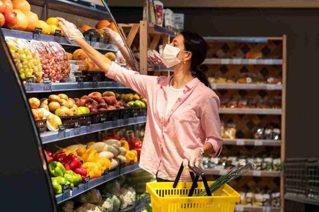 Daftar Sembilan Bahan Pokok (Sembako) Apa Saja yang Wajib Ada dalam Rumah Tangga 1 belanja sembako untuk memenuhi kebutuhan rumah