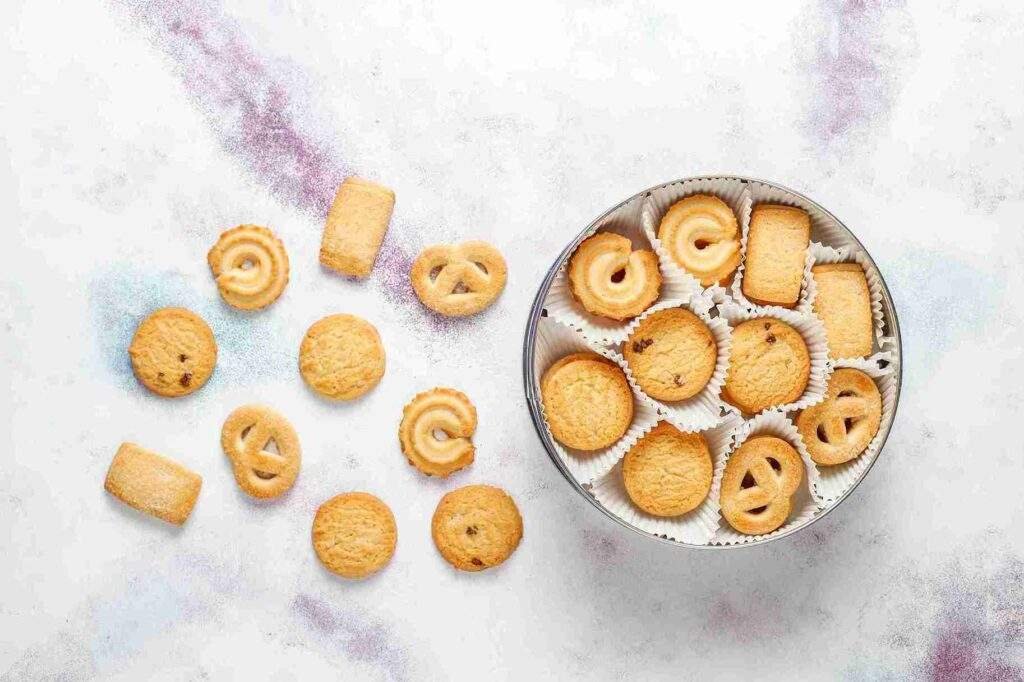 kue kering lebaran kemasan kaleng