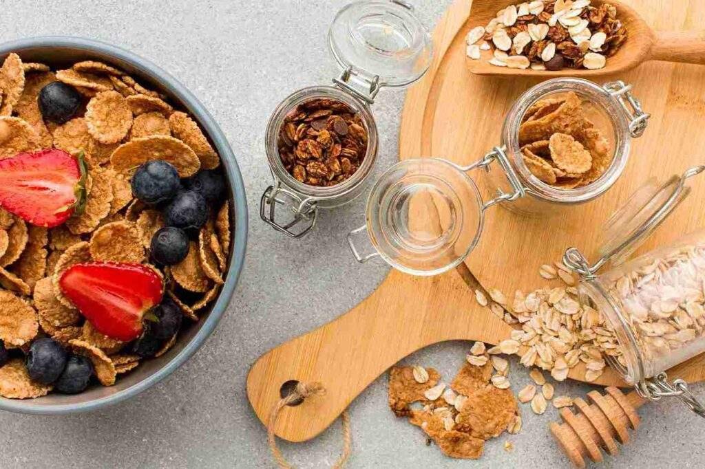 Perbedaan Oat Muesli dan Granola, Mana Pilihan yang Lebih Sehat ?