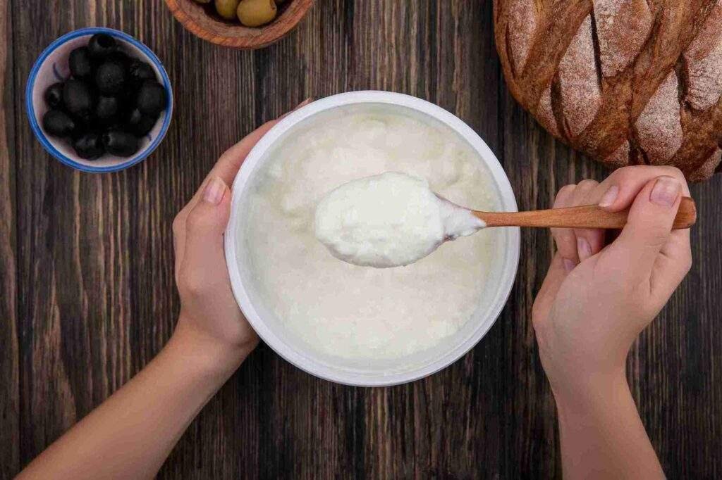 11 Manfaat Yoghurt untuk Kesehatan Tubuh & Tips Memilihnya
